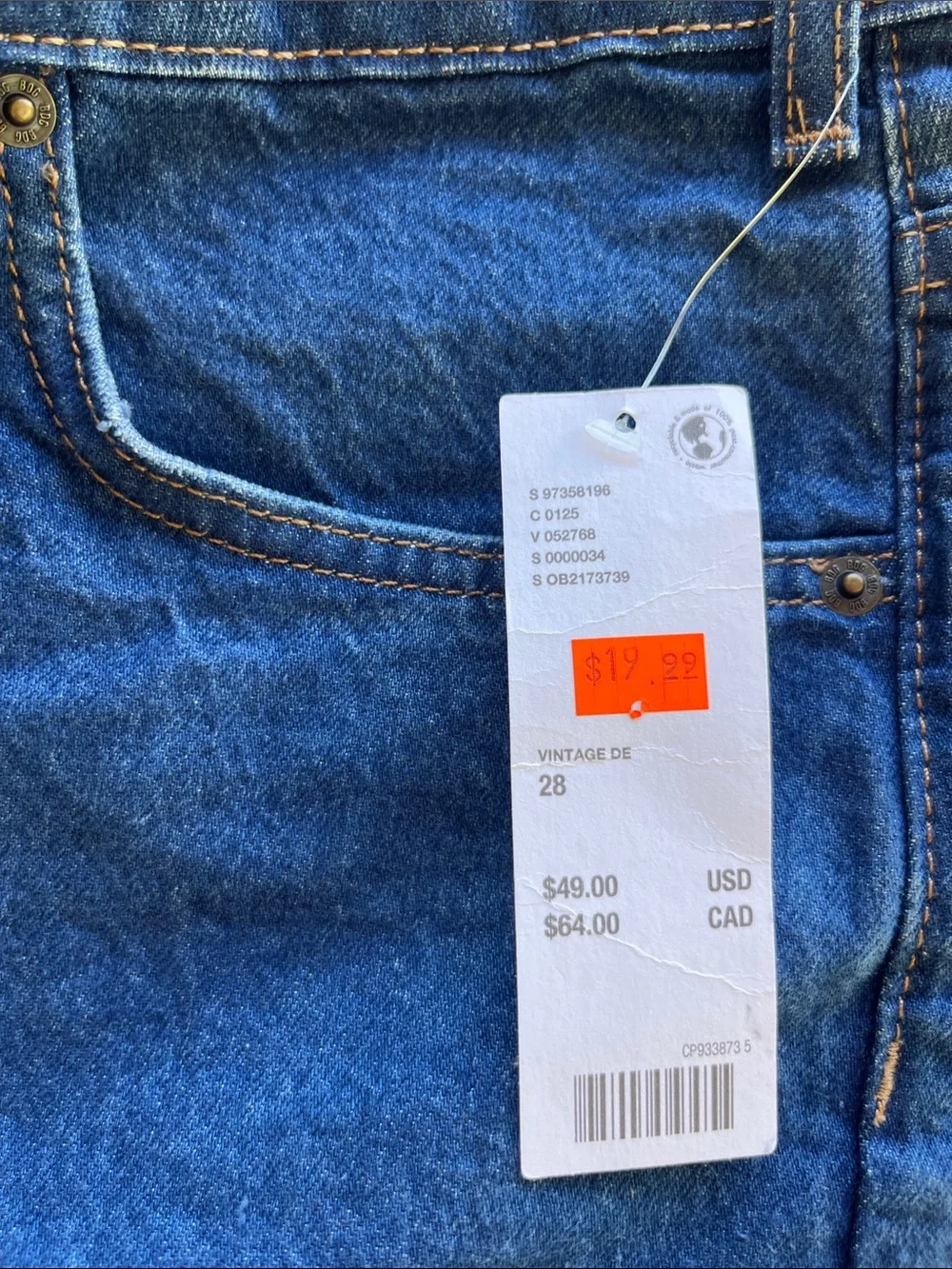 BDG Tori Mid Rise Cutoff Jort